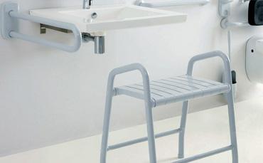 Accessori bagno disabili: seggiolini e sgabelli doccia